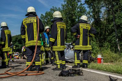 Rottweil: Toedlicher Verkehrsunfall auf der B 27 PKW Kontra LKW